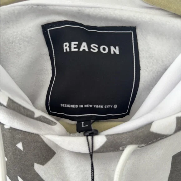NWT Reason White and Gray Graphic Sweatshirt. Size Large - Picture 3 of 5